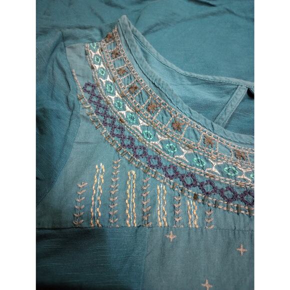 American Eagle Shirt Womens Small Teal Embroidered Boho Keyhole Lightweight Top - Picture 3 of 8